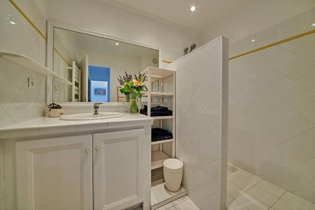 Apartament Sunrise -Swimming-Pool-Saint-Tropez Center-Parking Zewnętrze zdjęcie