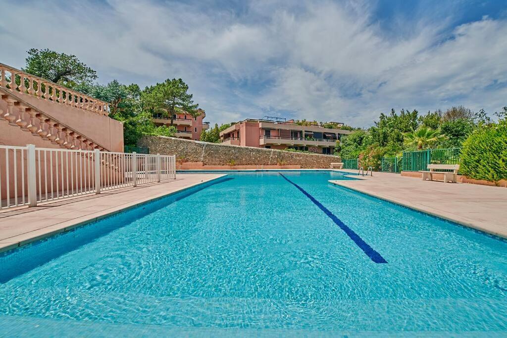 Apartament Sunrise -Swimming-Pool-Saint-Tropez Center-Parking Zewnętrze zdjęcie