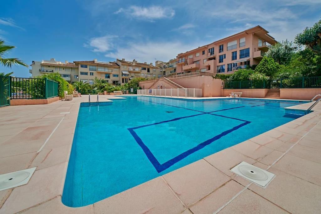 Apartament Sunrise -Swimming-Pool-Saint-Tropez Center-Parking Zewnętrze zdjęcie
